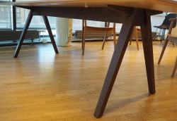 Konferansebord / spisebord i valnøttfiner fra IKEA, modell Stockholm, 240x90cm, pent brukt
