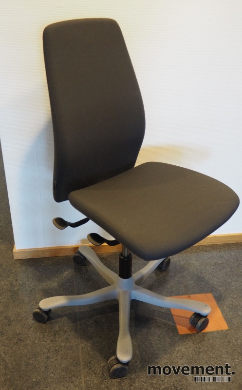 Solgt!Kontorstol: Kinnarps 5000-serie i - 1 / 2