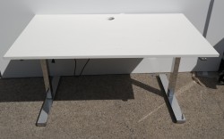 Skrivebord med elektrisk hevsenk i hvitt / krom fra Linak, 140x80cm, pent brukt
