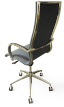Konferansestol på hjul i blågrått stoff / polert aluminium / sort hud armlene fra Emmegi, modell EM202 Basic, pent brukt