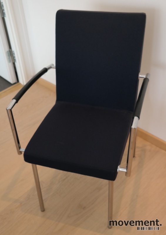 Solgt!Konferansestol i mørkt blått stoff - 1 / 3