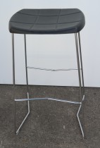 Barkrakk i sort / krom fra Lammhults, modell Mini, sittehøyde 80cm, pent brukt