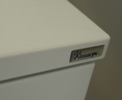 Kinnarps E-serie ringpermreol med dører i hvitt, 80cm bredde, 86cm høyde, pent brukt