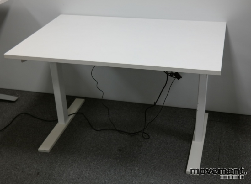 Solgt!Skrivebord med elektrisk hevsenk - 1 / 2