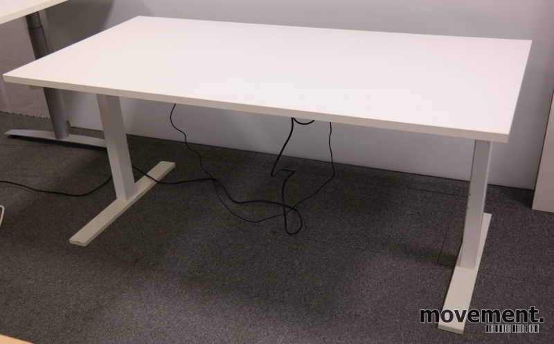 Solgt!Skrivebord med elektrisk hevsenk - 1 / 3