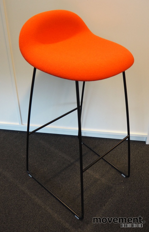 Solgt!Barkrakk fra Gubi i orange / sort, - 1 / 3