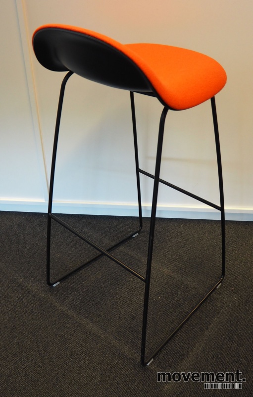 Solgt!Barkrakk fra Gubi i orange / sort, - 2 / 3
