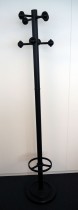 Stumtjener i sort, 177cm høyde, pent brukt