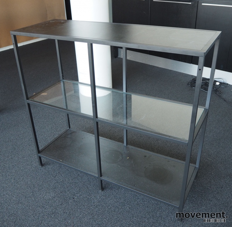 Solgt!Lav reol i sort / glass fra IKEA, - 2 / 2