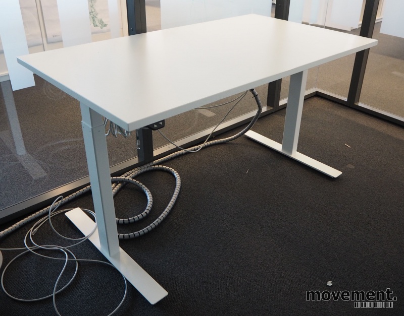 Solgt!Skrivebord med elektrisk hevsenk - 1 / 3