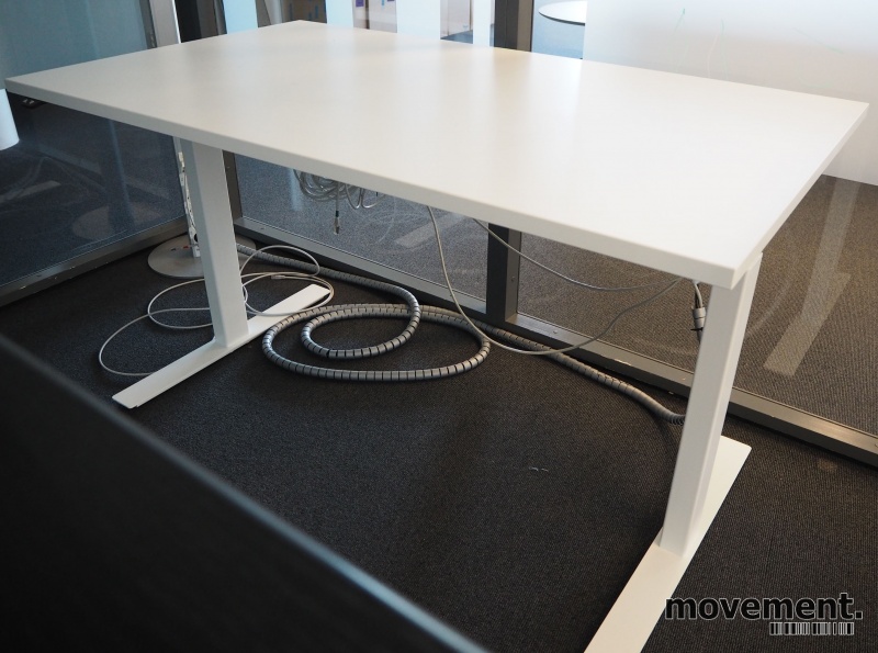 Solgt!Skrivebord med elektrisk hevsenk - 2 / 3