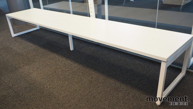 Solgt!Lav benk / lounge i hvit laminat / - 1 / 3