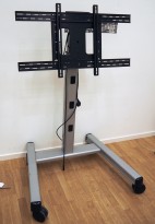 Eldre Høvik Verk retrovintage bordlampei messing, Ø=40cm på Eldre Høvik Verk retrovintage bordlampei messing, Ø=40cm på