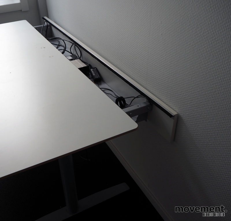 Solgt!Skrivebord med elektrisk hevsenk i - 2 / 4
