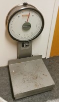 Eldre Høvik Verk retrovintage bordlampei messing, Ø=40cm på Eldre Høvik Verk retrovintage bordlampei messing, Ø=40cm på
