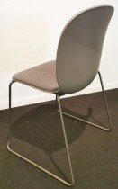 Stablestol / konferansestol fra RBM, modell NOOR i grått med grått stoffsete, pent brukt
