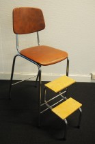 HÅG husmorstol / trappestol i brun skai, retro / vintage