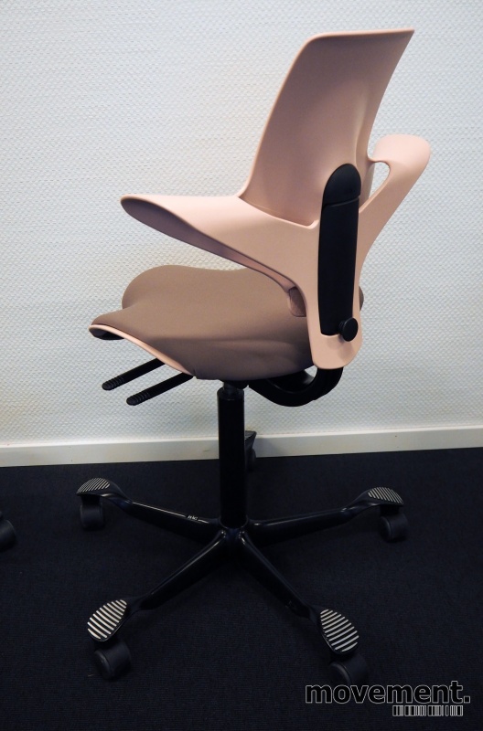 Ergonomisk kontorstol fra Håg: CapiscoPuls, rosa sort Kontorstol fra Kinnarps: Modell Capellai rosahvitt, høy