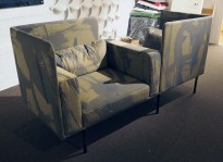 Loungestol i sort skinn, modell Arildfra Ikea, 1seter, 94cm Loungestol i sort skinn, modell Arildfra Ikea, 1seter, 94cm
