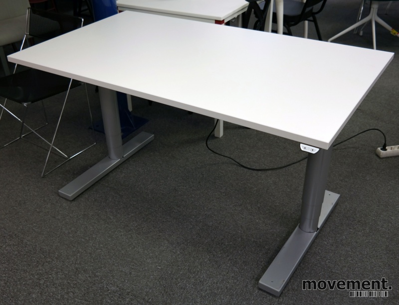 Solgt!Kinnarps T-serie elektrisk hevsenk - 1 / 3