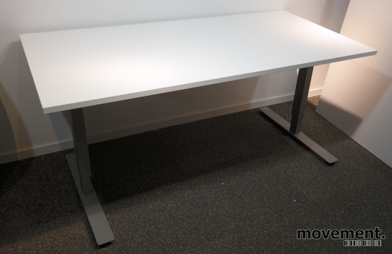 Solgt!Skrivebord i hvitt / grått fra EFG, - 1 / 3