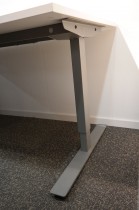Skrivebord i hvitt / grått fra EFG, 160x80cm, pent brukt understell med ny plate