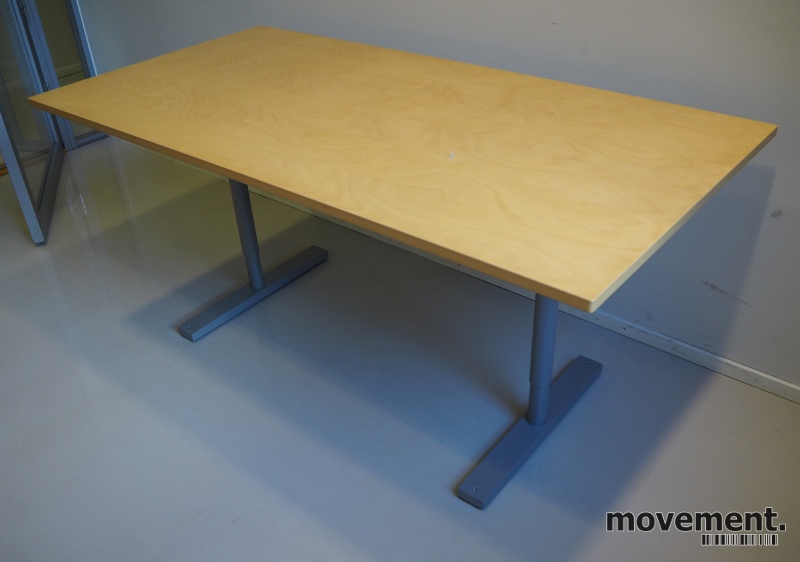 Solgt!Skrivebord i bjerk / grå fra - 1 / 3