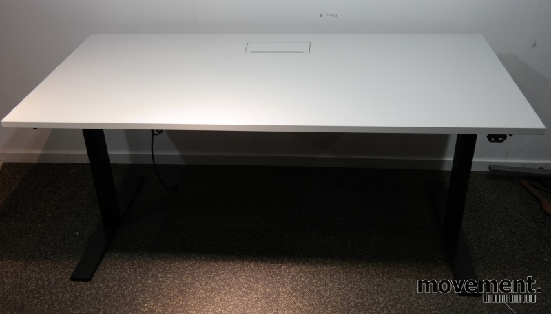 Solgt!Lekkert skrivebord med elektrisk - 1 / 5