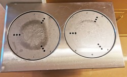 Tallerkendispenser fra Metos i rustfritt stål, 2 stk brønner, max tallerkenmål Ø=28cm, pent brukt