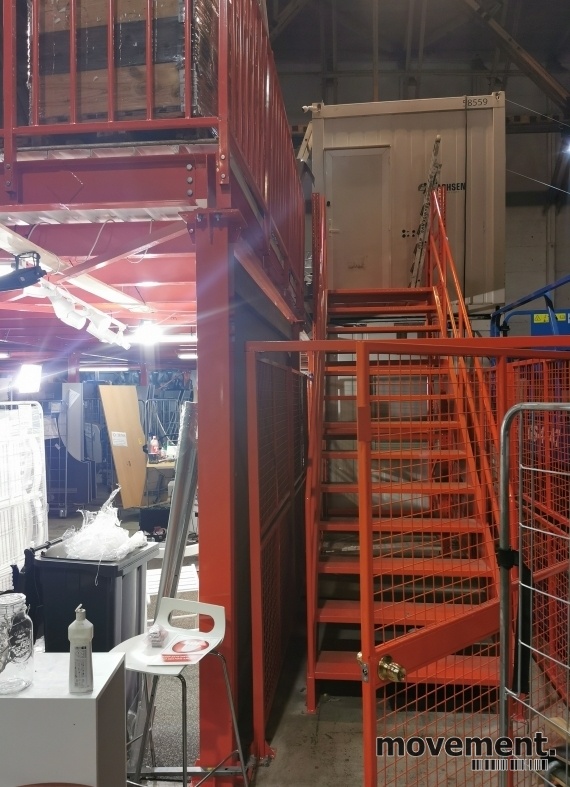 Solgt!Messanin i stål, 345kvm (21,6 x 16 - 6 / 13