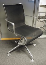 Alias Meetingframe konferansestol i polert aluminium / sort mesh, pent brukt