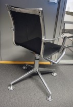 Alias Meetingframe konferansestol i polert aluminium / sort mesh, pent brukt