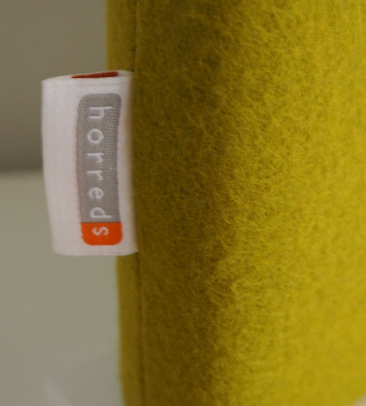 Bordstående skillevegg i