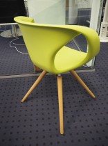 Konferansestol i lyst grønt / eik ben fra Tonon, modell Up, design: Martin Ballendat, pent brukt