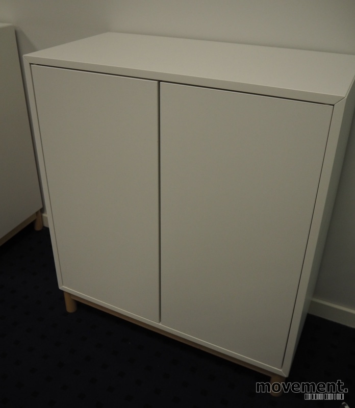 Solgt!IKEA Eket skap med dører i hvitt, - 1 / 3
