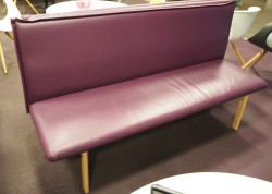 Sittebenk / sofa for kantine e.l. i lilla kunstskinn fra Sancal, Modell Rew, bredde 180cm, pent brukt