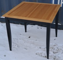 Kafebord / konferansebord i kirsebær / sort fra Gärsnäs, 80x80cm, høyde 73cm, brukt
