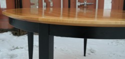 Kafebord / konferansebord i kirsebær / sort fra Gärsnäs, Ø=120cm, høyde 73cm, brukt