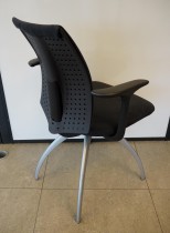 HÅG H05 Visit konferansestol / besøksstol i mørkt grått mikrofiberstoff / grå ben, armlene, pent brukt