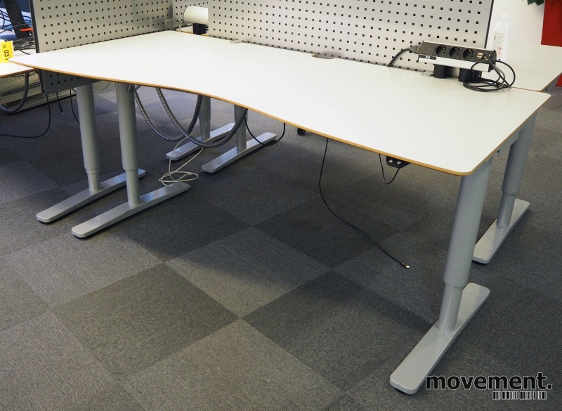 Solgt!Skrivebord med elektrisk hevsenk - 1 / 4