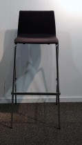 Barkrakk / barstol i sort stoff / krom fra Piiroinen, sittehøyde 80cm, pent brukt