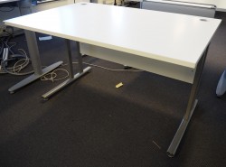 Skrivebord i hvitt fra AJ Produkter, modell Flexus, 120x80cm, pent brukt