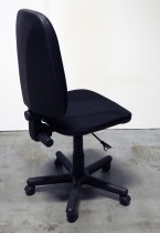 Enkel kontorstol i sort, pent brukt