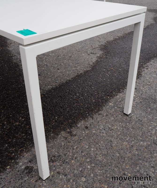 Solgt!Skrivebord i hvitt, 140x80cm, pent - 3 / 3