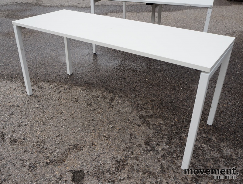 Solgt!Skrivebord / kantinebord / - 2 / 2