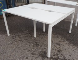 Skrivebord / gruppebord / arbeidsbord / klasseromsbord i hvitt, 140x124cm, brukt
