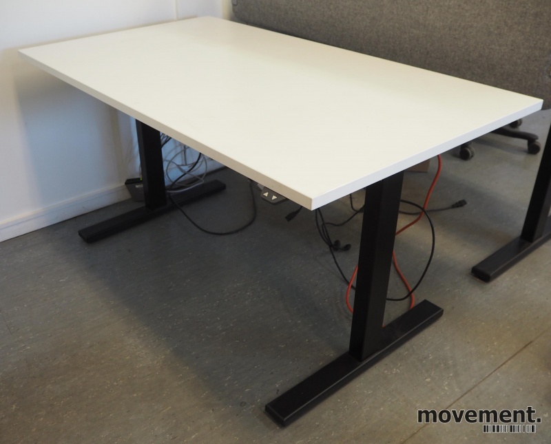 Solgt!Skrivebord med elektrisk hevsenk - 1 / 3