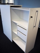 Tårnskap / towerskap fra Edsbyn i hvitt, dybde 80cm, høyre side av skrivebord, pent brukt