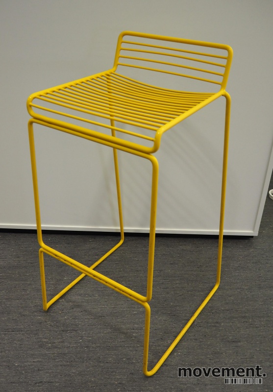 Solgt!Barstol fra HAY, modell HEE i gult,