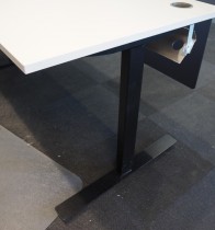 Skrivebord med elektrisk hevsenk i lys grå / sort fra Edsbyn, 160x80cm, pent brukt
